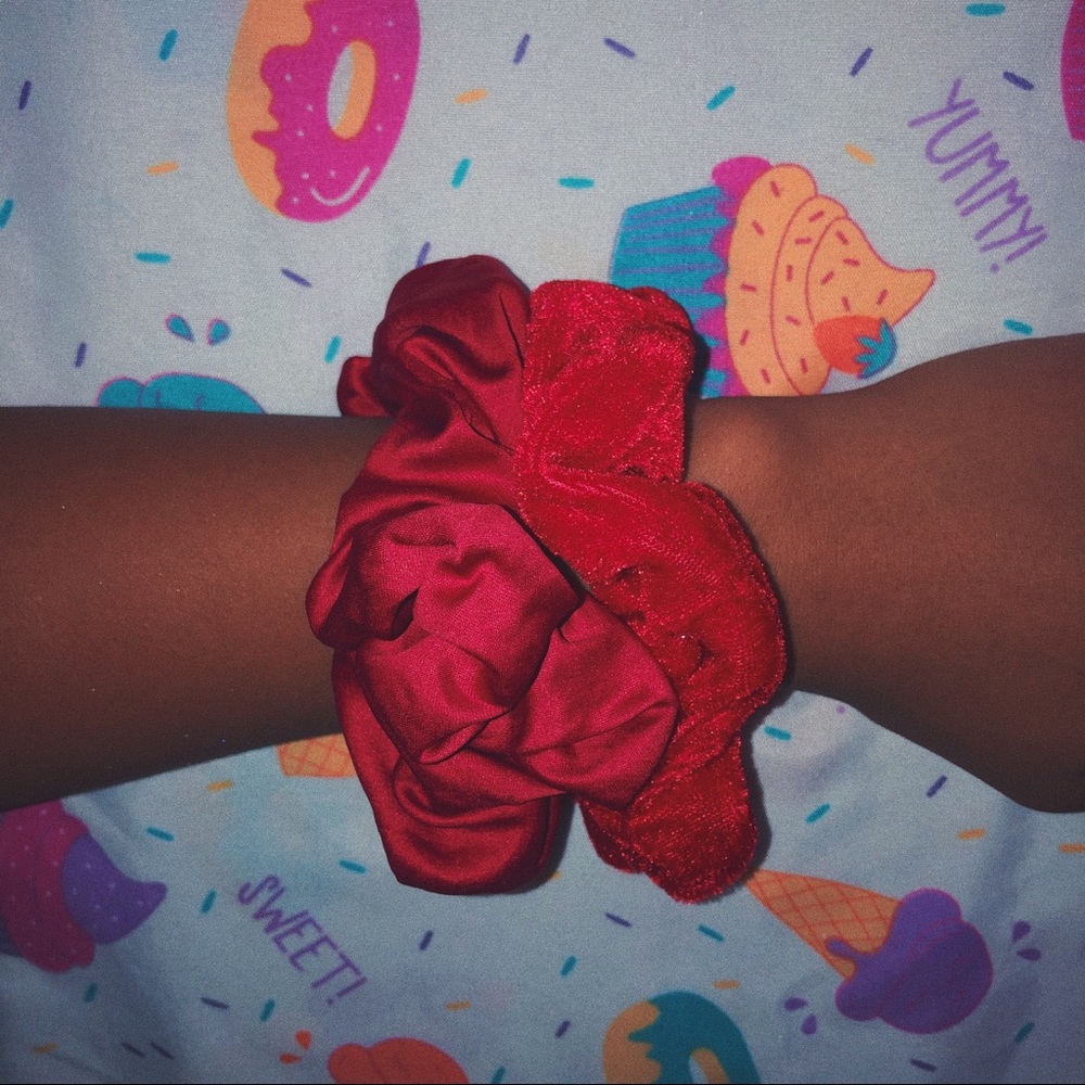 ♡ FINAL SALE ♡ cherry scrunchie set